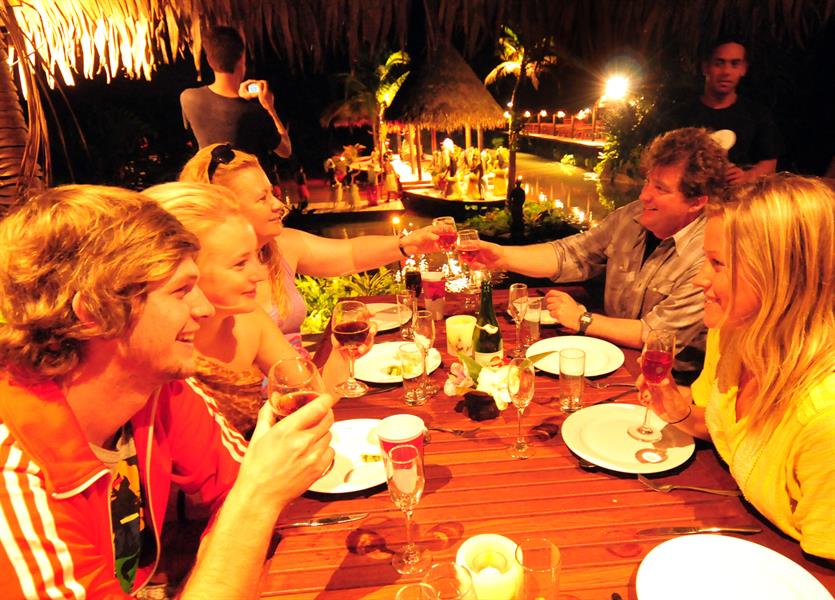 Te Vara Nui - Over Water Night Show and Buffet Dinner