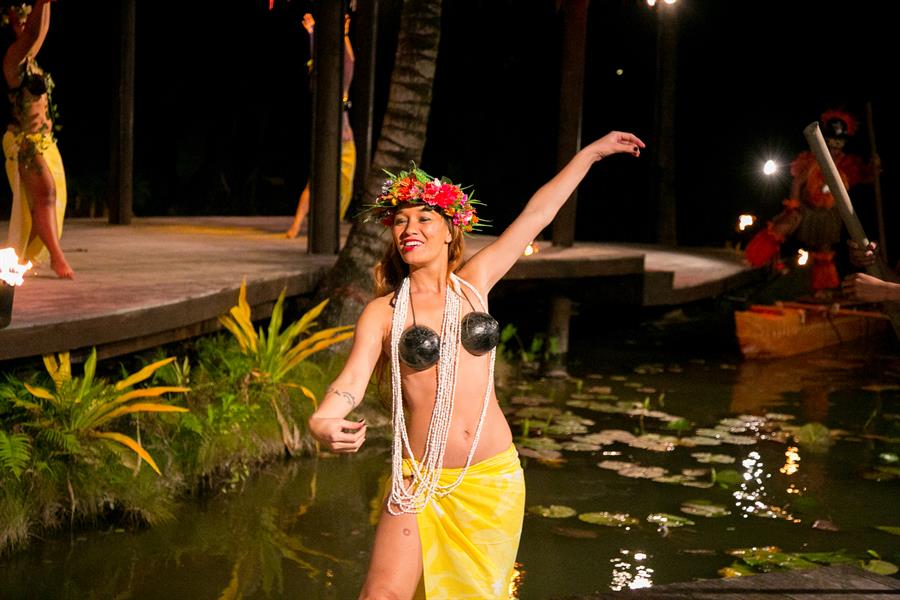 Te Vara Nui - Over Water Night Show and Buffet Dinner